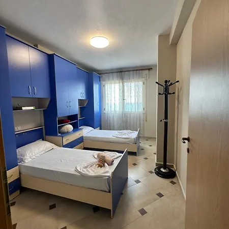 Seascape Apartment *